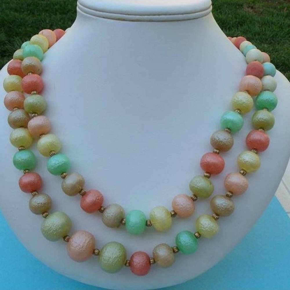 Vintage 60s Pastel Bead Necklace - Sherbert Colors